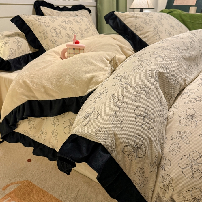 91家纺网 家纺一手货源 找家纺 宅家居 2025新款轻法式小香风灯芯绒提花立体韩版花边牛奶绒四件套-实拍风 百合