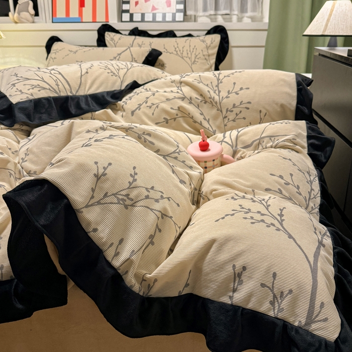 91家纺网 家纺一手货源 找家纺 宅家居 2025新款轻法式小香风灯芯绒提花立体韩版花边牛奶绒四件套-实拍风 花枝