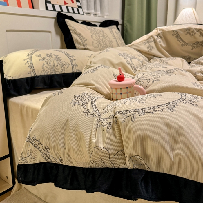 91家纺网 家纺一手货源 找家纺 宅家居 2025新款轻法式小香风灯芯绒提花立体韩版花边牛奶绒四件套-实拍风 镜花