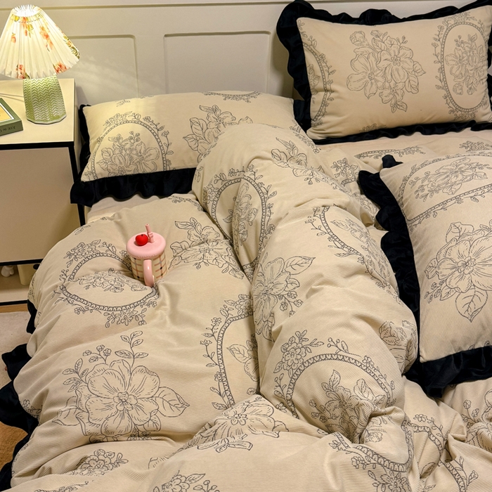 91家纺网 家纺一手货源 找家纺 宅家居 2025新款轻法式小香风灯芯绒提花立体韩版花边牛奶绒四件套-实拍风 镜花