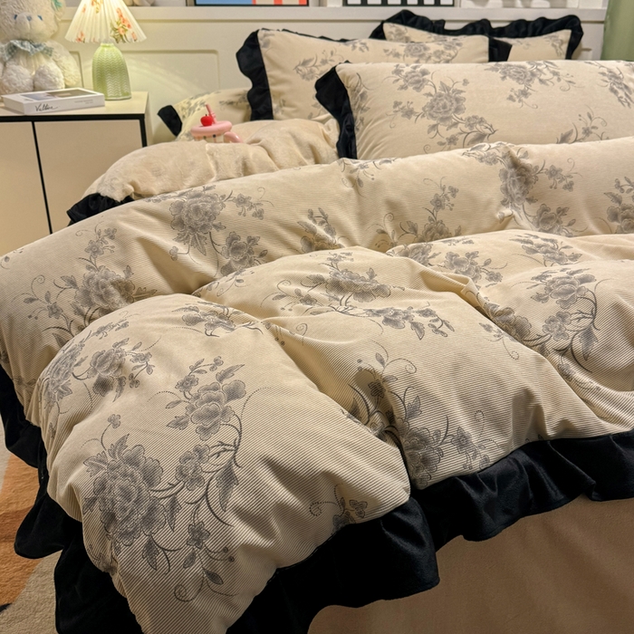 91家纺网 家纺一手货源 找家纺 宅家居 2025新款轻法式小香风灯芯绒提花立体韩版花边牛奶绒四件套-实拍风 牡丹