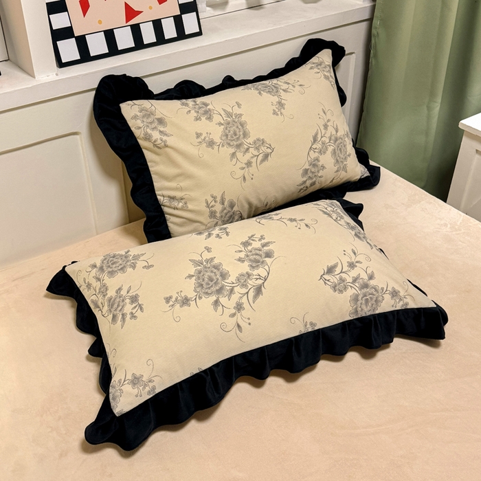 91家纺网 家纺一手货源 找家纺 宅家居 2025新款轻法式小香风灯芯绒提花立体韩版花边牛奶绒四件套-实拍风 牡丹