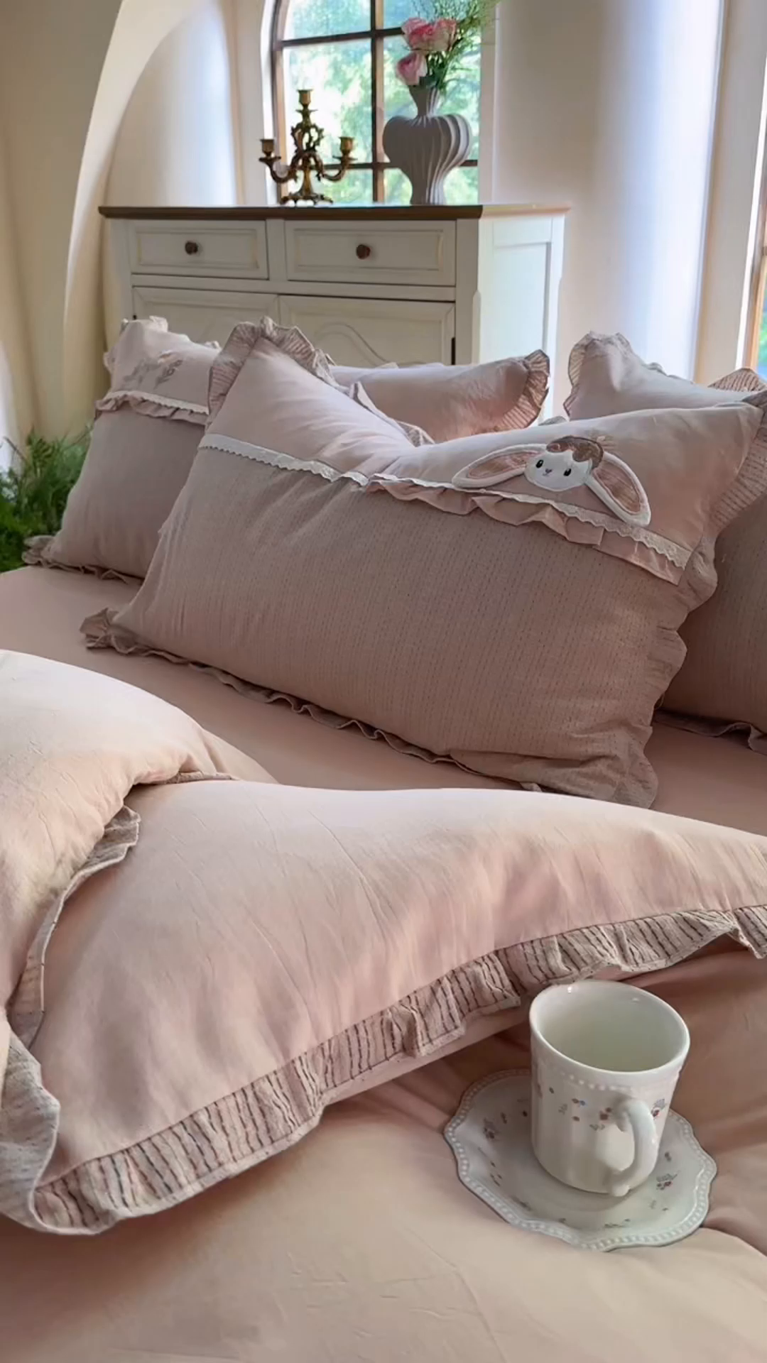 91家纺网 家纺一手货源 找家纺 （总）艾唯希家纺 2025新款全棉纯棉色织小提花工艺四件套-开心兔系列