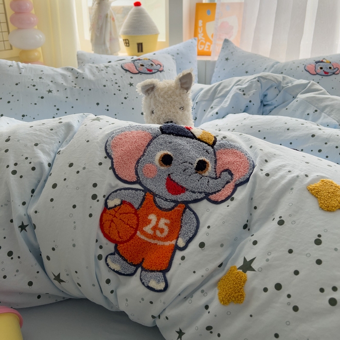 91家纺网 家纺一手货源 找家纺 易辰美 2025新款水洗棉毛巾绣卡通四件套 篮球小象