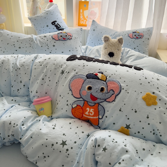 91家纺网 家纺一手货源 找家纺 易辰美 2025新款水洗棉毛巾绣卡通四件套 篮球小象