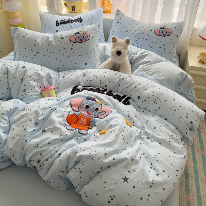 91家纺网 家纺一手货源 找家纺 易辰美 2025新款水洗棉毛巾绣卡通四件套 篮球小象