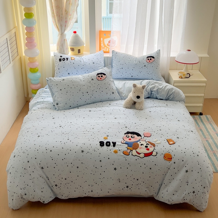 91家纺网 家纺一手货源 找家纺 易辰美 2025新款水洗棉毛巾绣卡通四件套 小新与大白