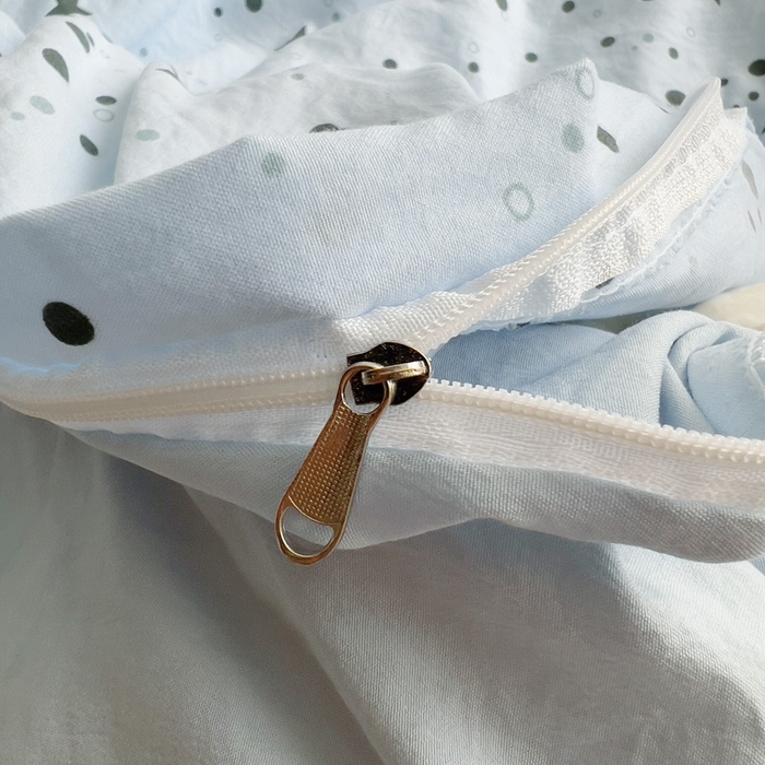 91家纺网 家纺一手货源 找家纺 易辰美 2025新款水洗棉毛巾绣卡通四件套 小新与大白