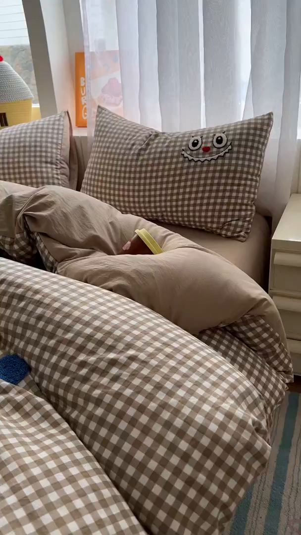 91家纺网 家纺一手货源 找家纺 易辰美 2025新款水洗棉毛巾绣卡通四件套 拉布布