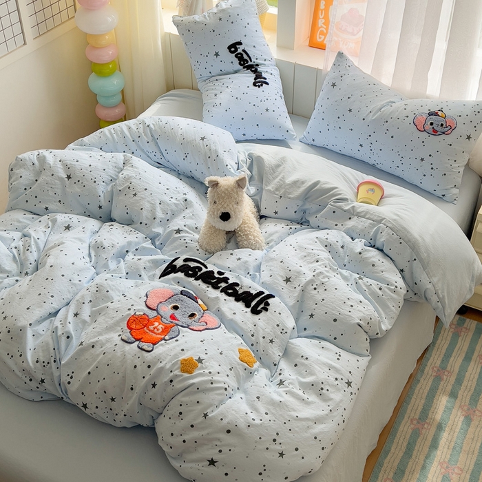 91家纺网 家纺一手货源 找家纺 易辰美 2025新款水洗棉毛巾绣卡通四件套 篮球小象