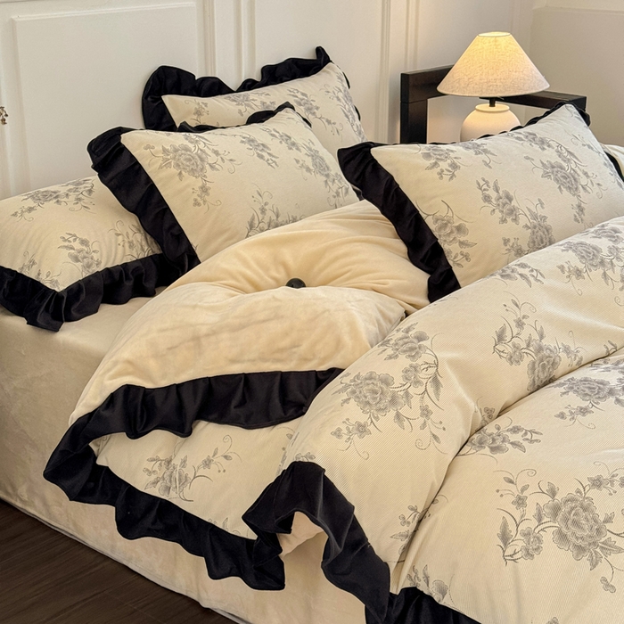 91家纺网 家纺一手货源 找家纺 （总）宅家居 2025新款轻法式小香风灯芯绒提花立体韩版花边牛奶绒四件套-影棚风