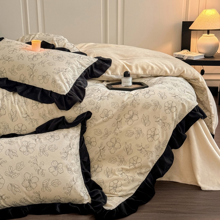 91家纺网 家纺一手货源 找家纺 宅家居 2025新款轻法式小香风灯芯绒提花立体韩版花边牛奶绒四件套-影棚风 百合