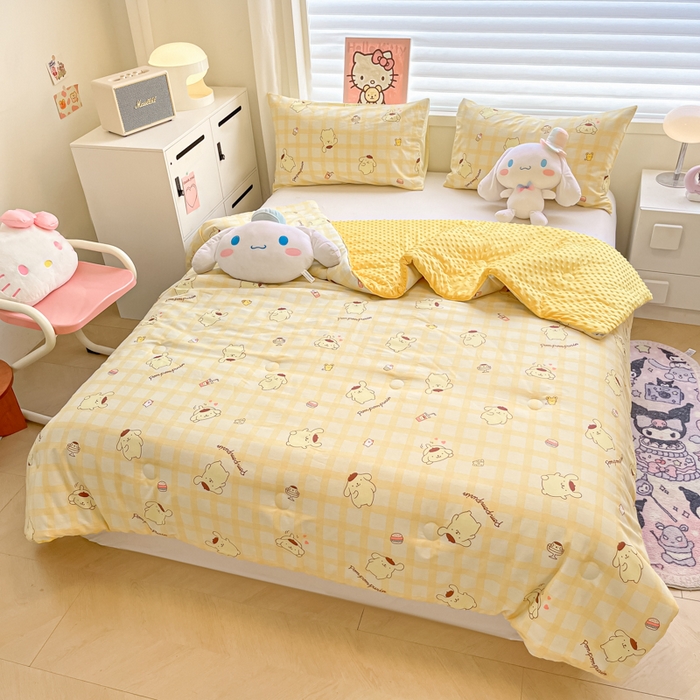 91家纺网 家纺一手货源 找家纺 暮思家居 2025新款正版授权三丽鸥A版纯棉B版安抚豆豆绒春秋被冬被豆豆被被子被芯系列 豆豆被-焦糖布丁狗