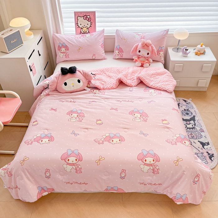 91家纺网 家纺一手货源 找家纺 暮思家居 2025新款正版授权三丽鸥A版纯棉B版安抚豆豆绒春秋被冬被豆豆被被子被芯系列 豆豆被-蝴蝶结美乐蒂