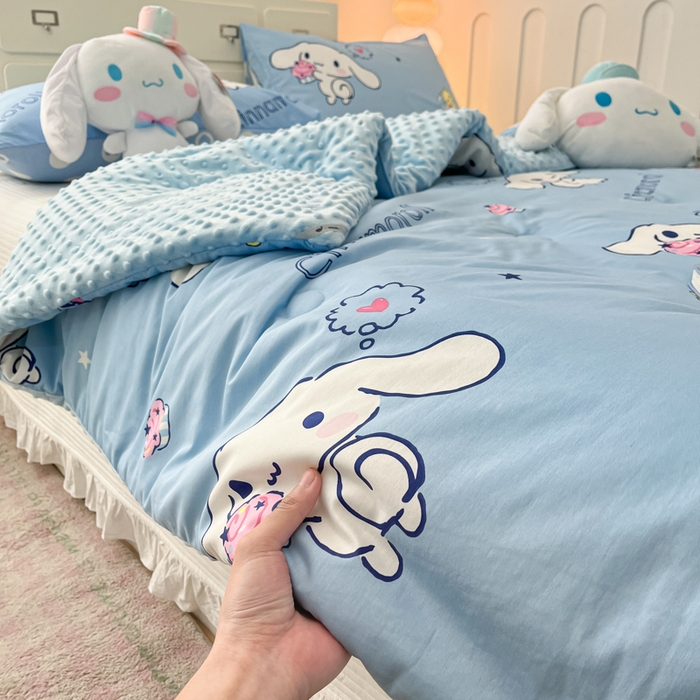 91家纺网 家纺一手货源 找家纺 暮思家居 2025新款正版授权三丽鸥A版纯棉B版安抚豆豆绒春秋被冬被豆豆被被子被芯系列 豆豆被-甜品玉桂狗