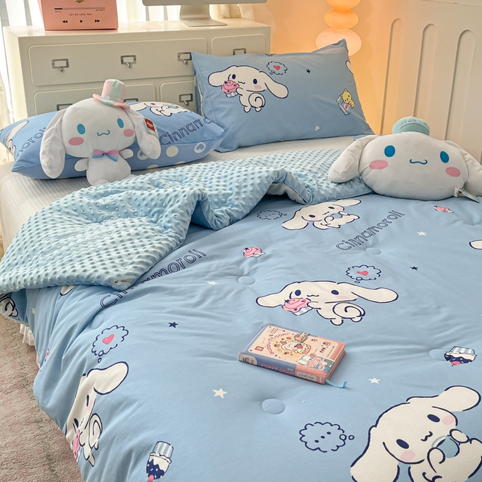 91家纺网 家纺一手货源 找家纺 暮思家居 2025新款正版授权三丽鸥A版纯棉B版安抚豆豆绒春秋被冬被豆豆被被子被芯系列 豆豆被-甜品玉桂狗