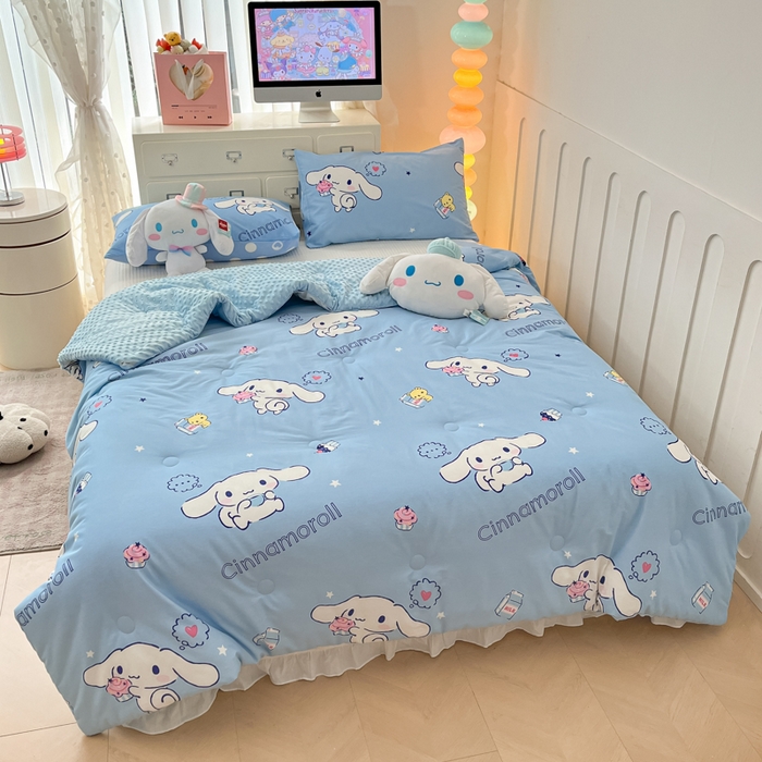91家纺网 家纺一手货源 找家纺 暮思家居 2025新款正版授权三丽鸥A版纯棉B版安抚豆豆绒春秋被冬被豆豆被被子被芯系列 豆豆被-甜品玉桂狗