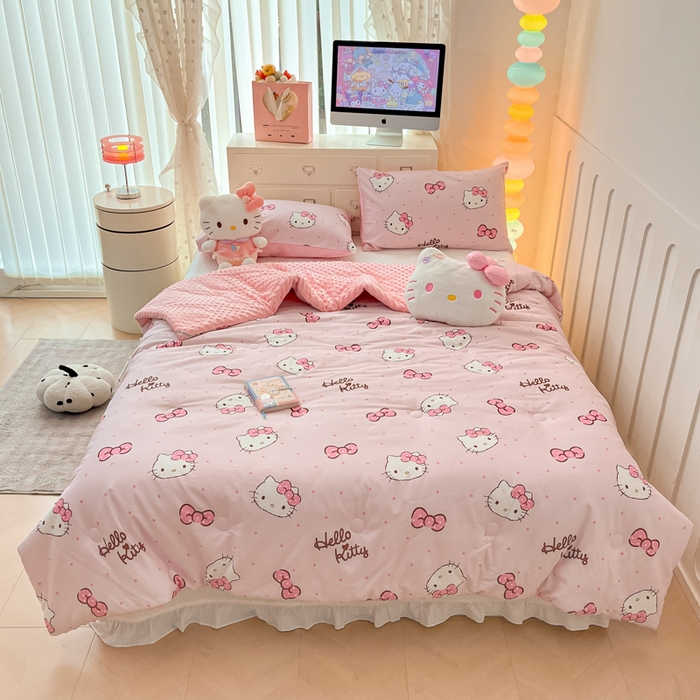 91家纺网 家纺一手货源 找家纺 暮思家居 2025新款正版授权三丽鸥A版纯棉B版安抚豆豆绒春秋被冬被豆豆被被子被芯系列 豆豆被-可爱凯蒂