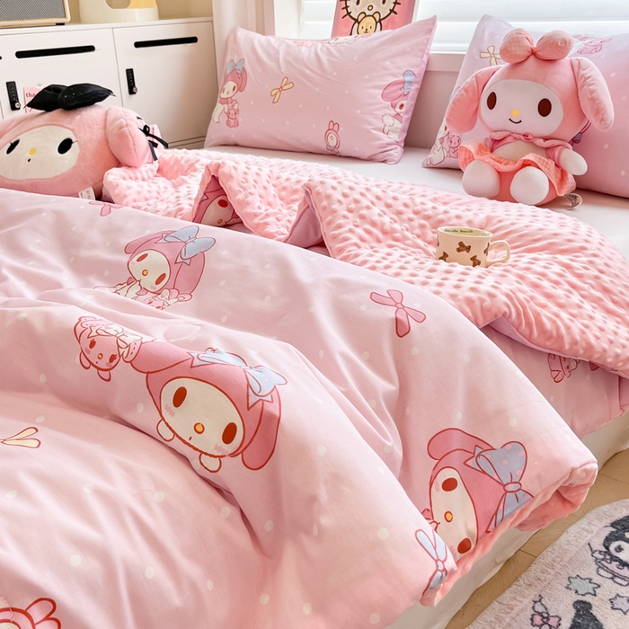 91家纺网 家纺一手货源 找家纺 暮思家居 2025新款正版授权三丽鸥A版纯棉B版安抚豆豆绒春秋被冬被豆豆被被子被芯系列 豆豆被-蝴蝶结美乐蒂