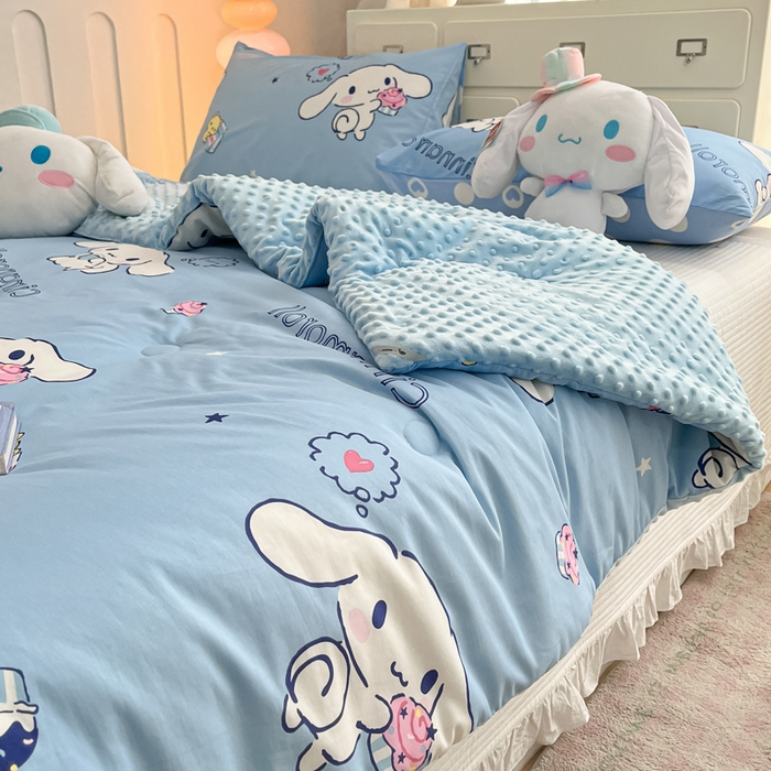 91家纺网 家纺一手货源 找家纺 暮思家居 2025新款正版授权三丽鸥A版纯棉B版安抚豆豆绒春秋被冬被豆豆被被子被芯系列 豆豆被-甜品玉桂狗