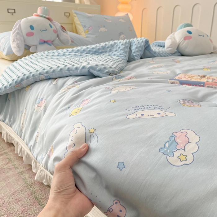 91家纺网 家纺一手货源 找家纺 暮思家居 2025新款正版授权三丽鸥A版纯棉B版安抚豆豆绒春秋被冬被豆豆被被子被芯系列 豆豆被-云朵大耳狗