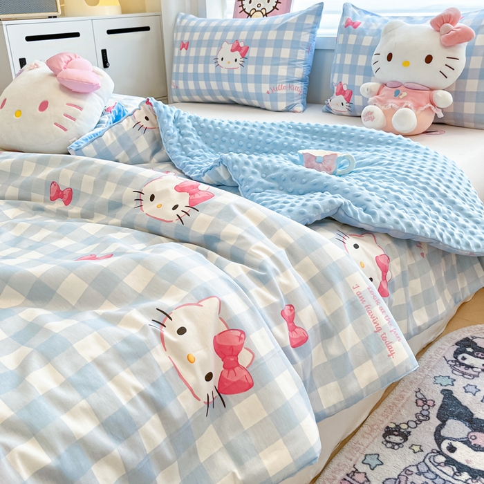 91家纺网 家纺一手货源 找家纺 暮思家居 2025新款正版授权三丽鸥A版纯棉B版安抚豆豆绒春秋被冬被豆豆被被子被芯系列 豆豆被-乖巧KT