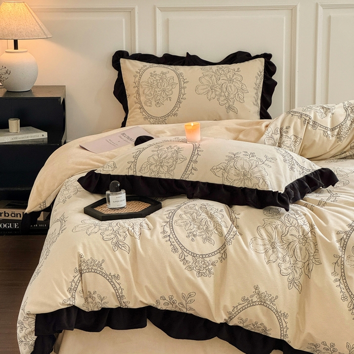 91家纺网 家纺一手货源 找家纺 宅家居 2025新款轻法式小香风灯芯绒提花立体韩版花边牛奶绒四件套-影棚风 镜花