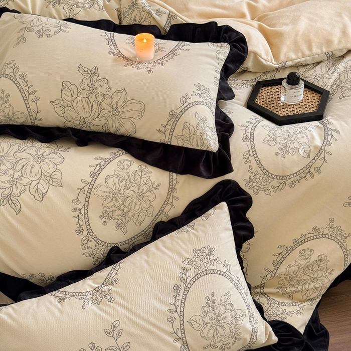 91家纺网 家纺一手货源 找家纺 宅家居 2025新款轻法式小香风灯芯绒提花立体韩版花边牛奶绒四件套-影棚风 镜花