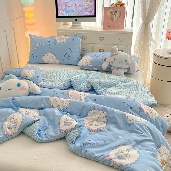 91家纺网 家纺一手货源 找家纺 暮思家居 2025新款正版授权三丽鸥A版纯棉B版安抚豆豆绒春秋被冬被豆豆被被子被芯系列 豆豆被-蓝色玉桂狗