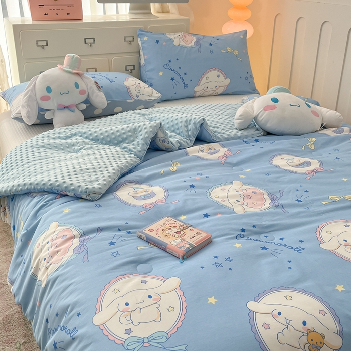 91家纺网 家纺一手货源 找家纺 暮思家居 2025新款正版授权三丽鸥A版纯棉B版安抚豆豆绒春秋被冬被豆豆被被子被芯系列 豆豆被-蓝色玉桂狗