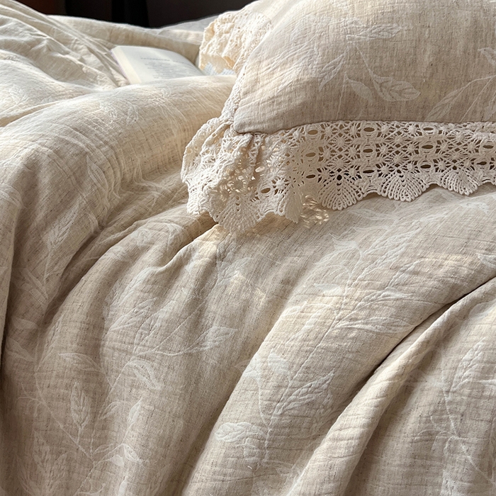 91家纺网 家纺一手货源 找家纺 贝尔 2025新款棉麻色织提花双层纱镂空花边款四件套 镂空花边-风吟