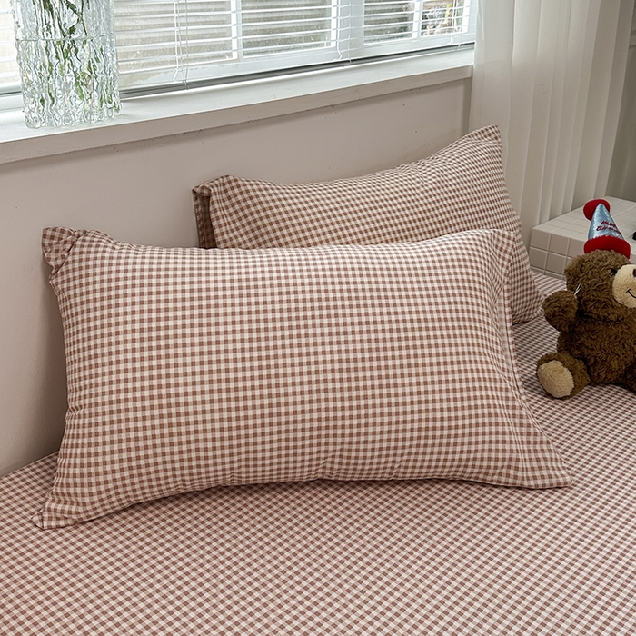 91家纺网 家纺一手货源 找家纺 觅妮家纺 2025新款A类水洗棉韩系ins床笠三件套 豆粉小格