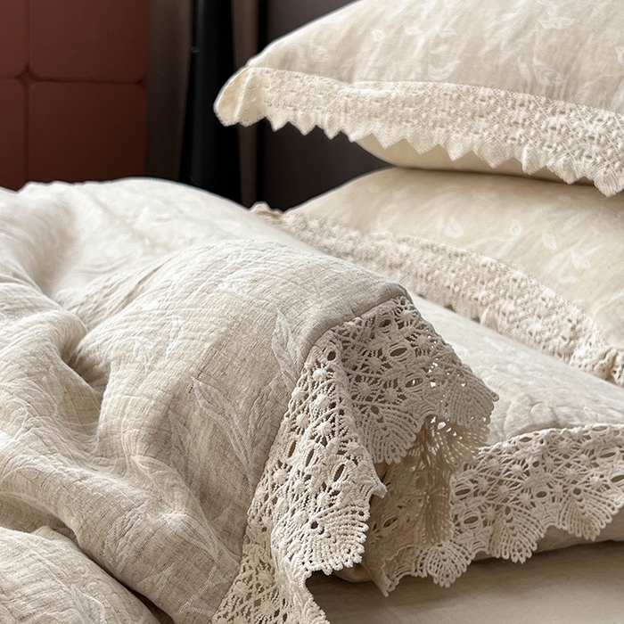 91家纺网 家纺一手货源 找家纺 贝尔 2025新款棉麻色织提花双层纱镂空花边款四件套 镂空花边-风吟