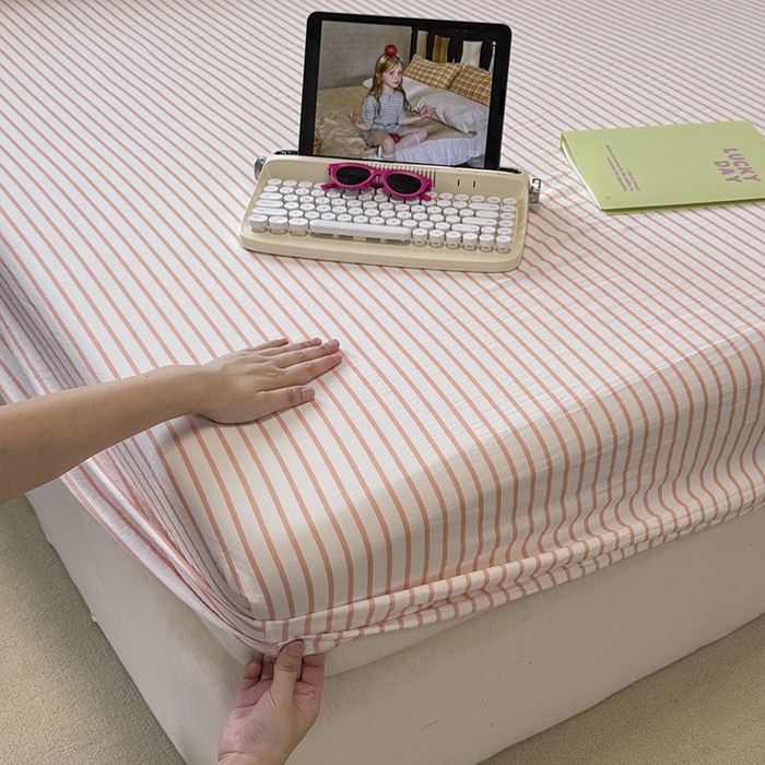 91家纺网 家纺一手货源 找家纺 觅妮家纺 2025新款A类水洗棉韩系ins床笠三件套 粉条纹