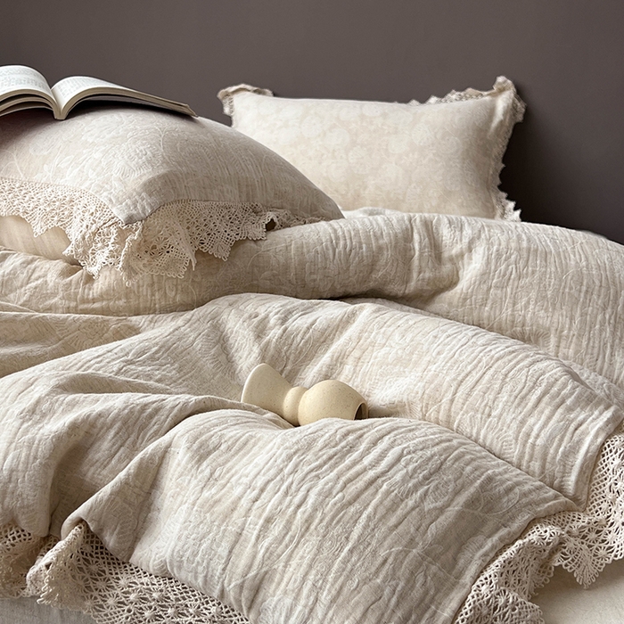 91家纺网 家纺一手货源 找家纺 贝尔 2025新款棉麻色织提花双层纱镂空花边款四件套 镂空花边-万物生