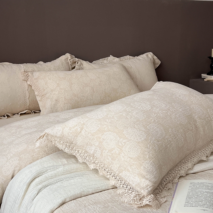 91家纺网 家纺一手货源 找家纺 贝尔 2025新款棉麻色织提花双层纱镂空花边款四件套 镂空花边-万物生