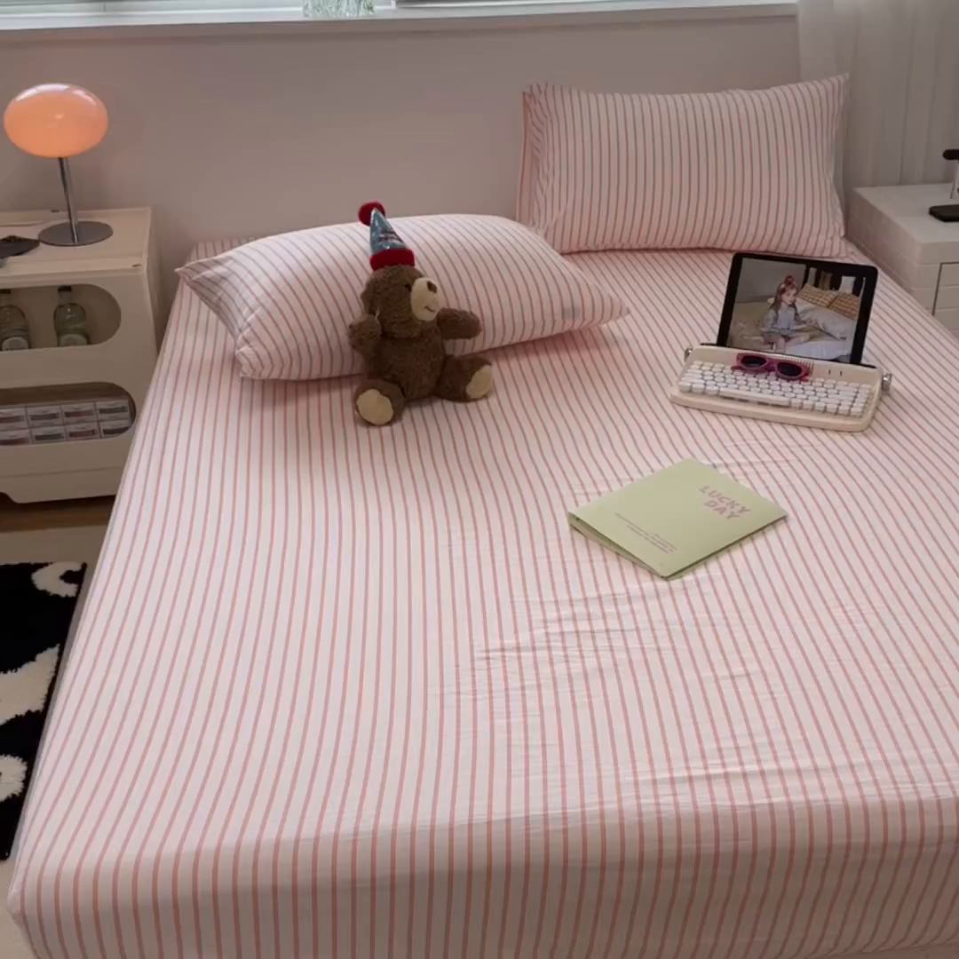 91家纺网 家纺一手货源 找家纺 觅妮家纺 2025新款A类水洗棉韩系ins床笠三件套 粉条纹