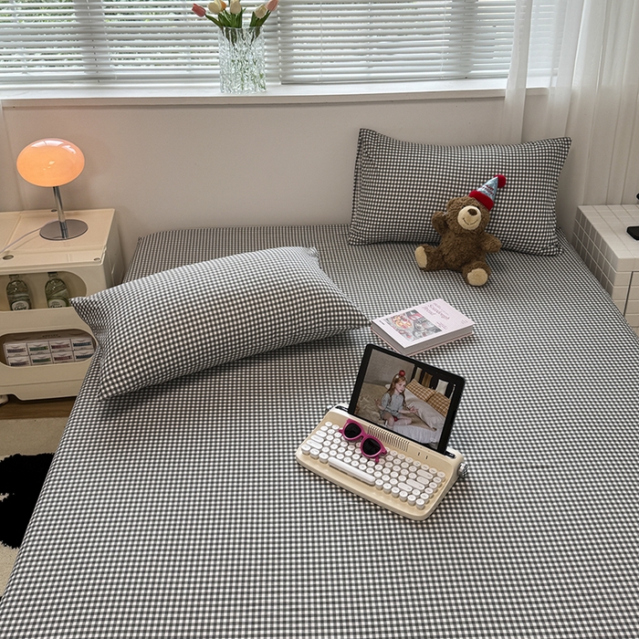 91家纺网 家纺一手货源 找家纺 觅妮家纺 2025新款A类水洗棉韩系ins床笠三件套 黑白小格