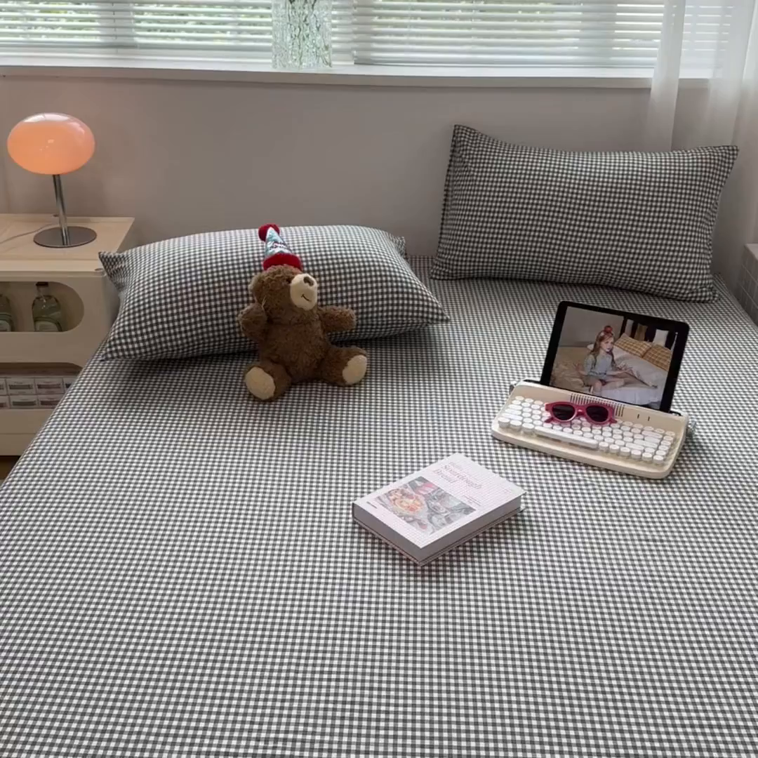 91家纺网 家纺一手货源 找家纺 觅妮家纺 2025新款A类水洗棉韩系ins床笠三件套 黑白小格