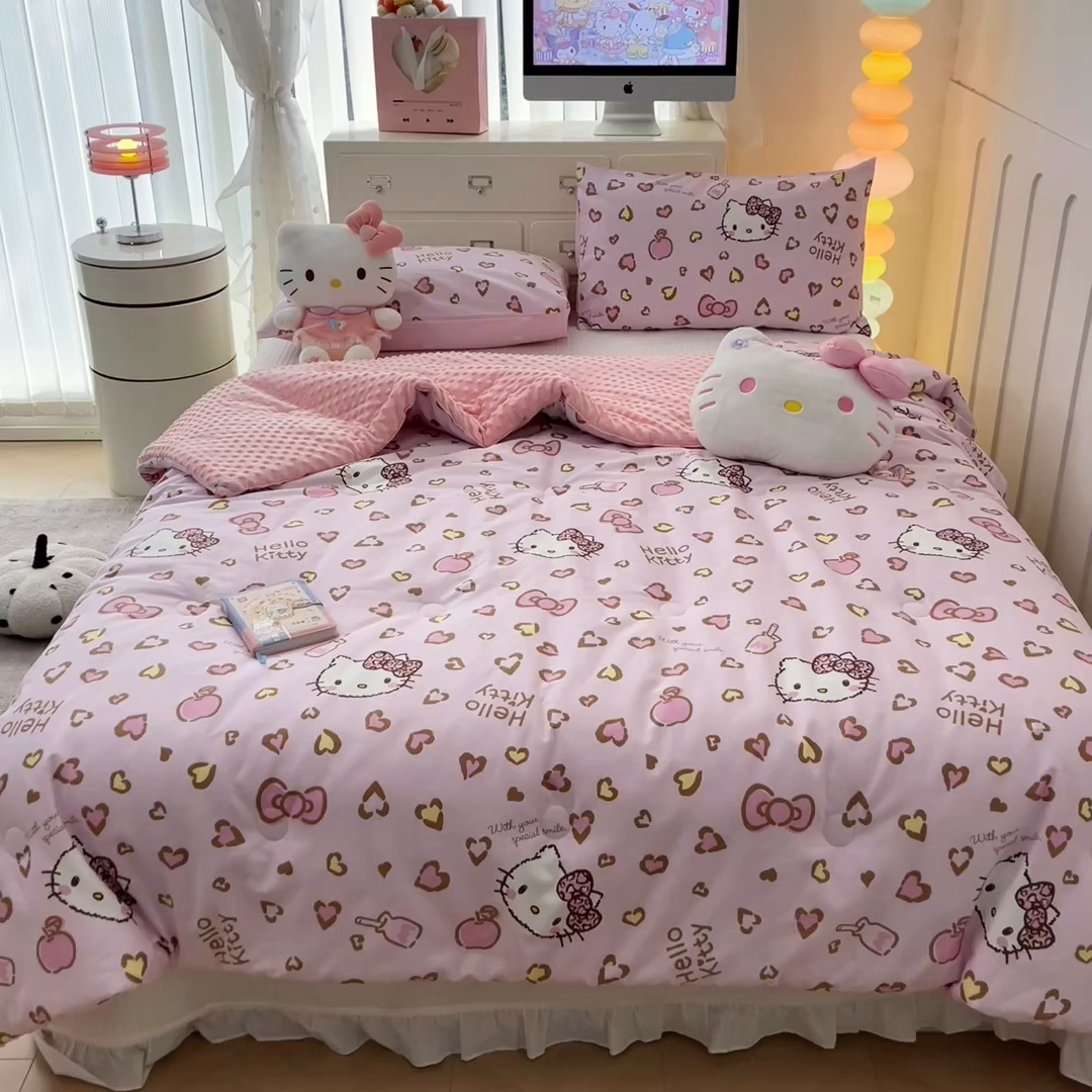 91家纺网 家纺一手货源 找家纺 暮思家居 2025新款正版授权三丽鸥A版纯棉B版安抚豆豆绒春秋被冬被豆豆被被子被芯系列 豆豆被-凯蒂乐园