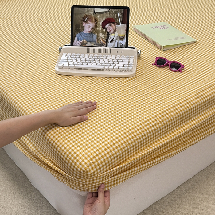 91家纺网 家纺一手货源 找家纺 觅妮家纺 2025新款A类水洗棉韩系ins床笠三件套 黄小格