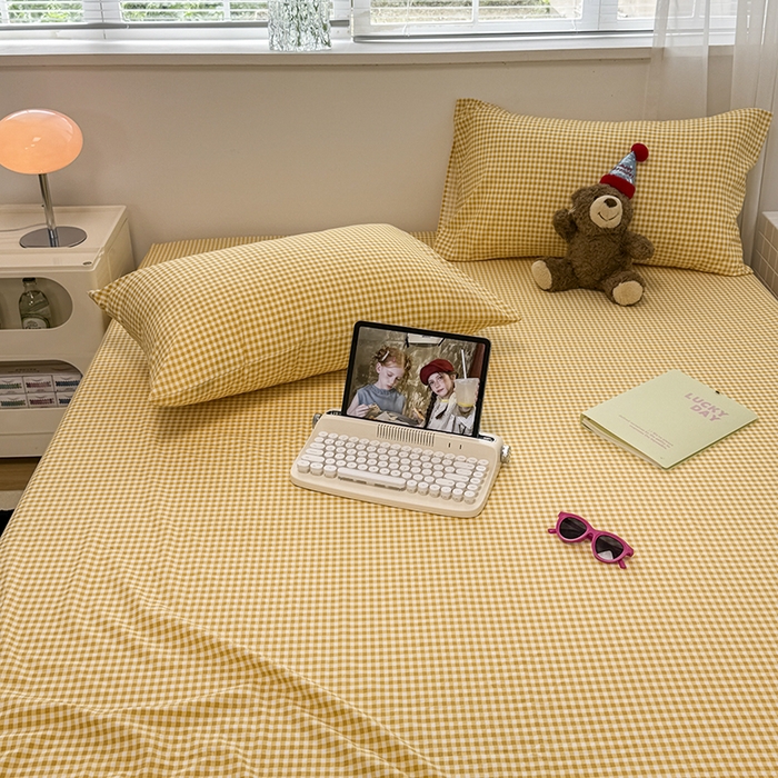 91家纺网 家纺一手货源 找家纺 觅妮家纺 2025新款A类水洗棉韩系ins床笠三件套 黄小格