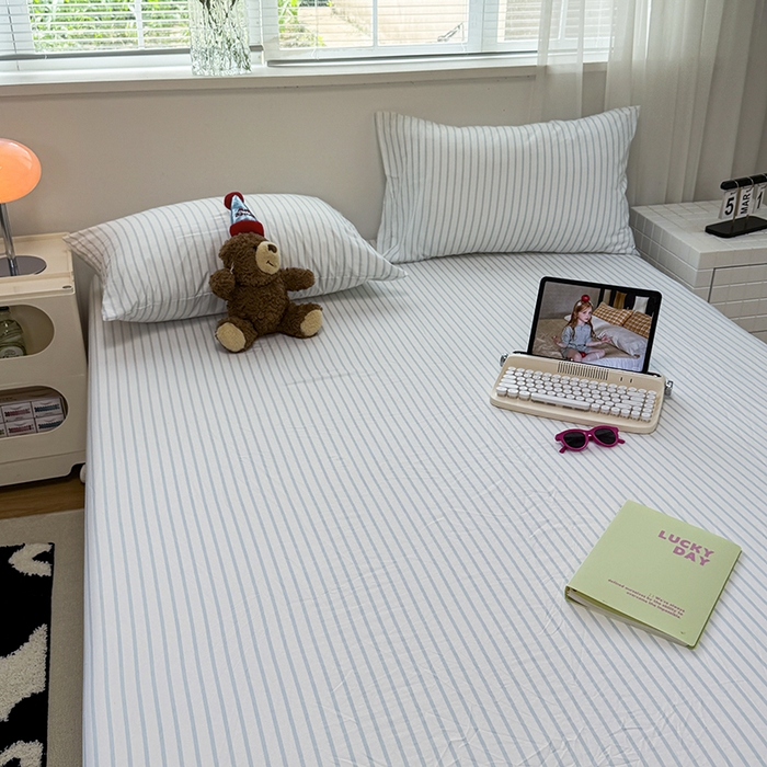 91家纺网 家纺一手货源 找家纺 觅妮家纺 2025新款A类水洗棉韩系ins床笠三件套 蓝条纹