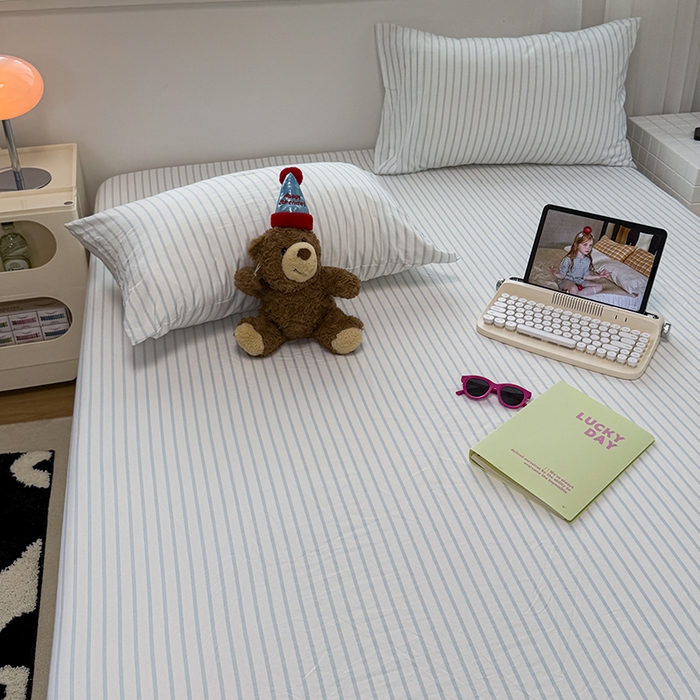 91家纺网 家纺一手货源 找家纺 觅妮家纺 2025新款A类水洗棉韩系ins床笠三件套 蓝条纹