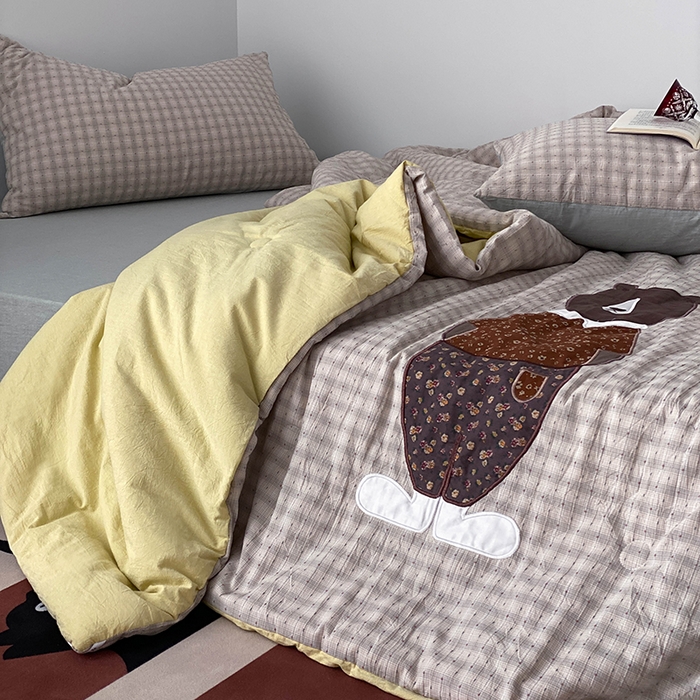 91家纺网 家纺一手货源 找家纺 （总）贝尔 2025新款全棉色织提花贴布绣大豆被  被子被芯