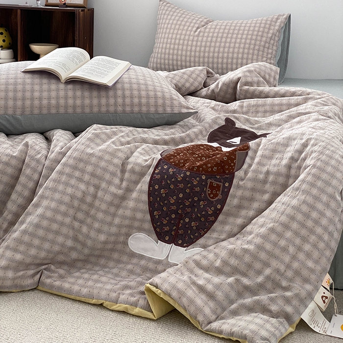 91家纺网 家纺一手货源 找家纺 （总）贝尔 2025新款全棉色织提花贴布绣大豆被  被子被芯