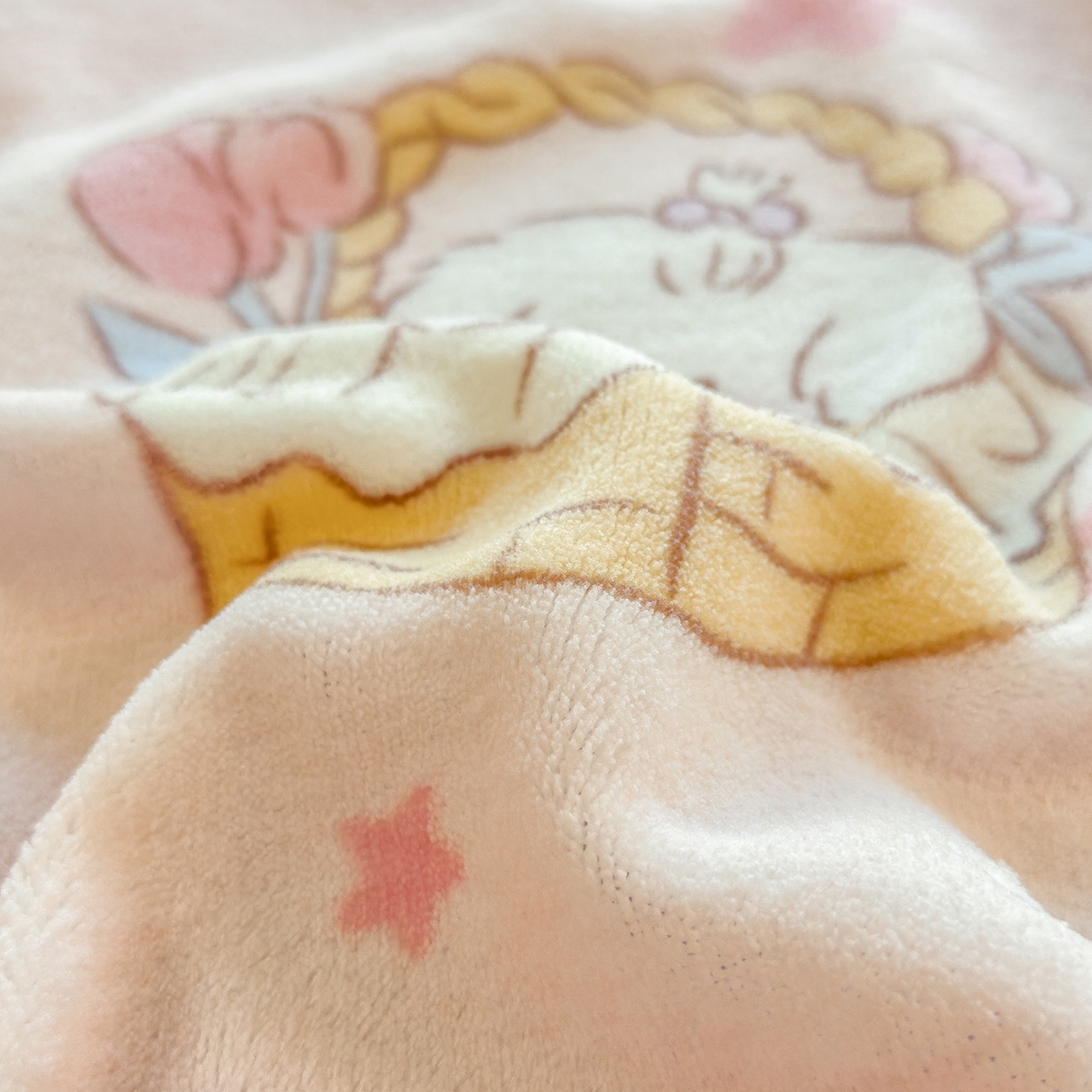 91家纺网 家纺一手货源 找家纺 摩妮卡 摩妮卡 2025新款加厚款小清新牛奶绒印花四件套床单款床笠单被套 安妮兔