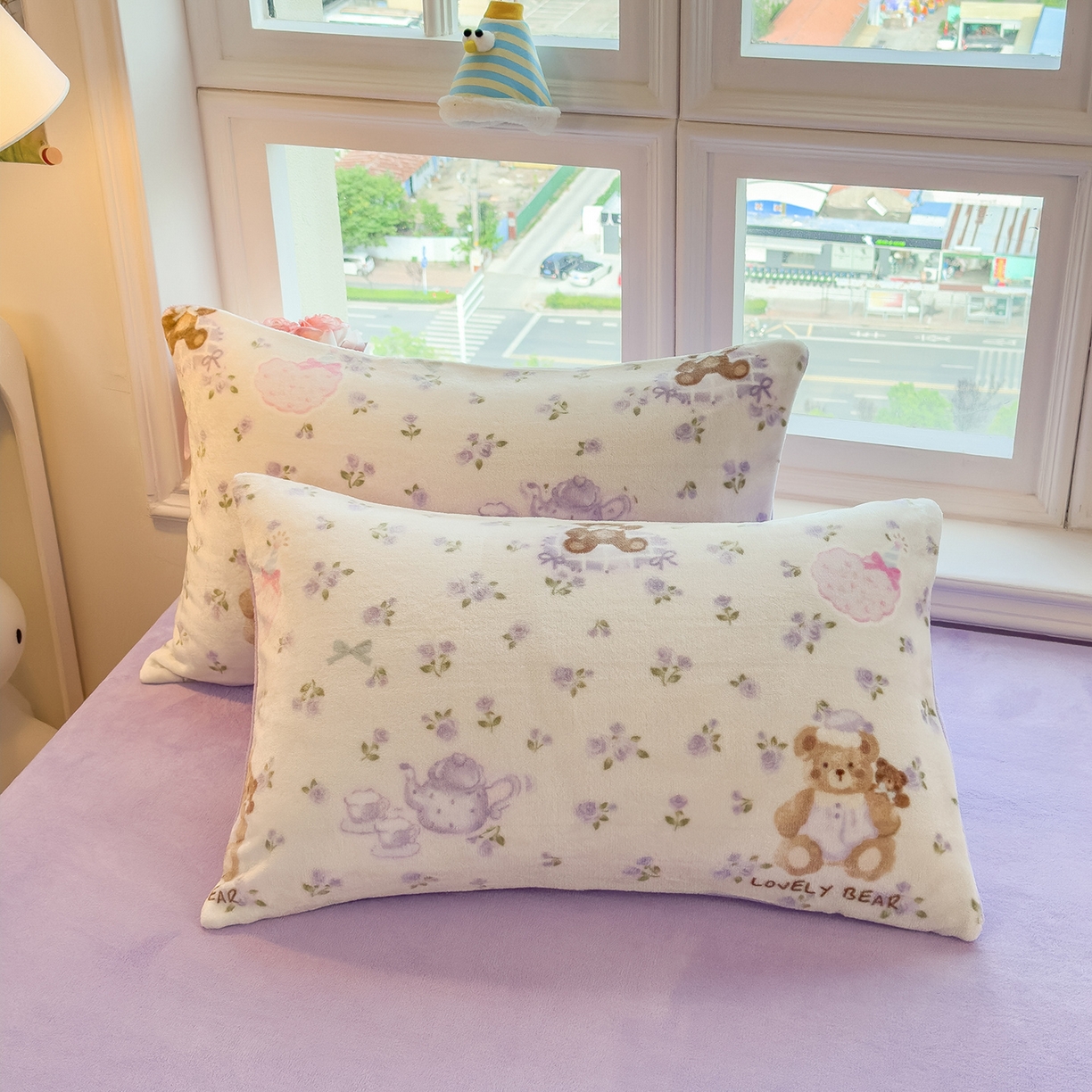 91家纺网 家纺一手货源 找家纺 摩妮卡 摩妮卡 2025新款加厚款小清新牛奶绒印花四件套床单款床笠单被套 比利熊