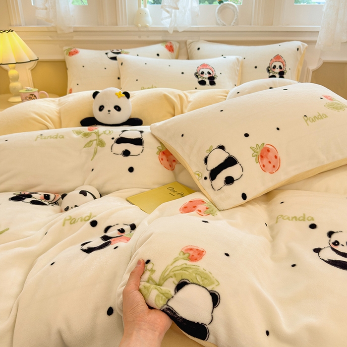 91家纺网 家纺一手货源 找家纺 摩妮卡 摩妮卡 2025新款加厚款小清新牛奶绒印花四件套床单款床笠单被套 草莓熊猫