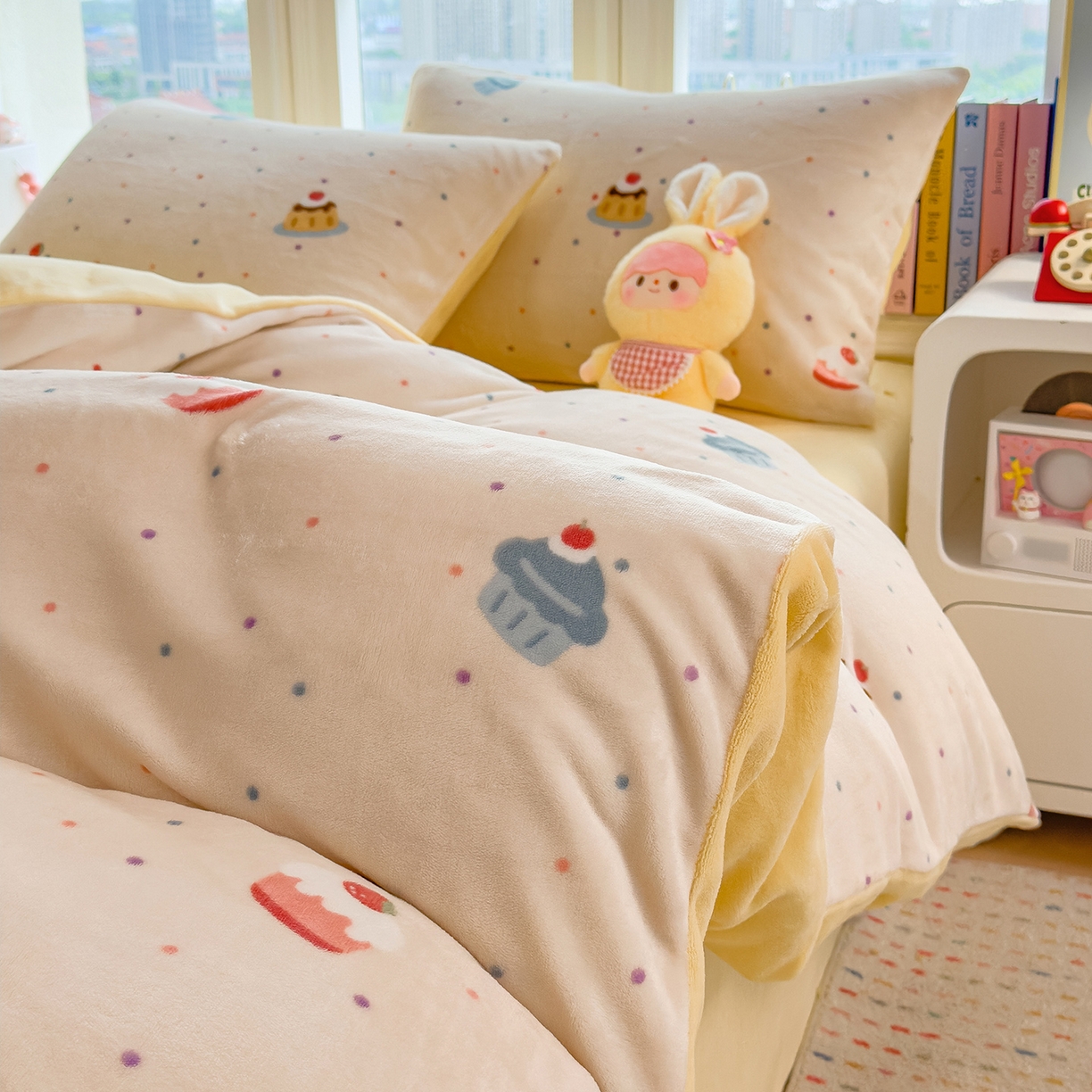 91家纺网 家纺一手货源 找家纺 摩妮卡 摩妮卡 2025新款加厚款小清新牛奶绒印花四件套床单款床笠单被套 蛋糕派